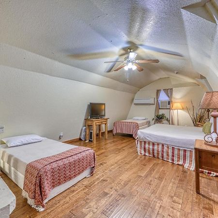 ホテルThe Olive @ Mendelbaum Winery Guest Cabins フレデリックスバーグ エクステリア 写真