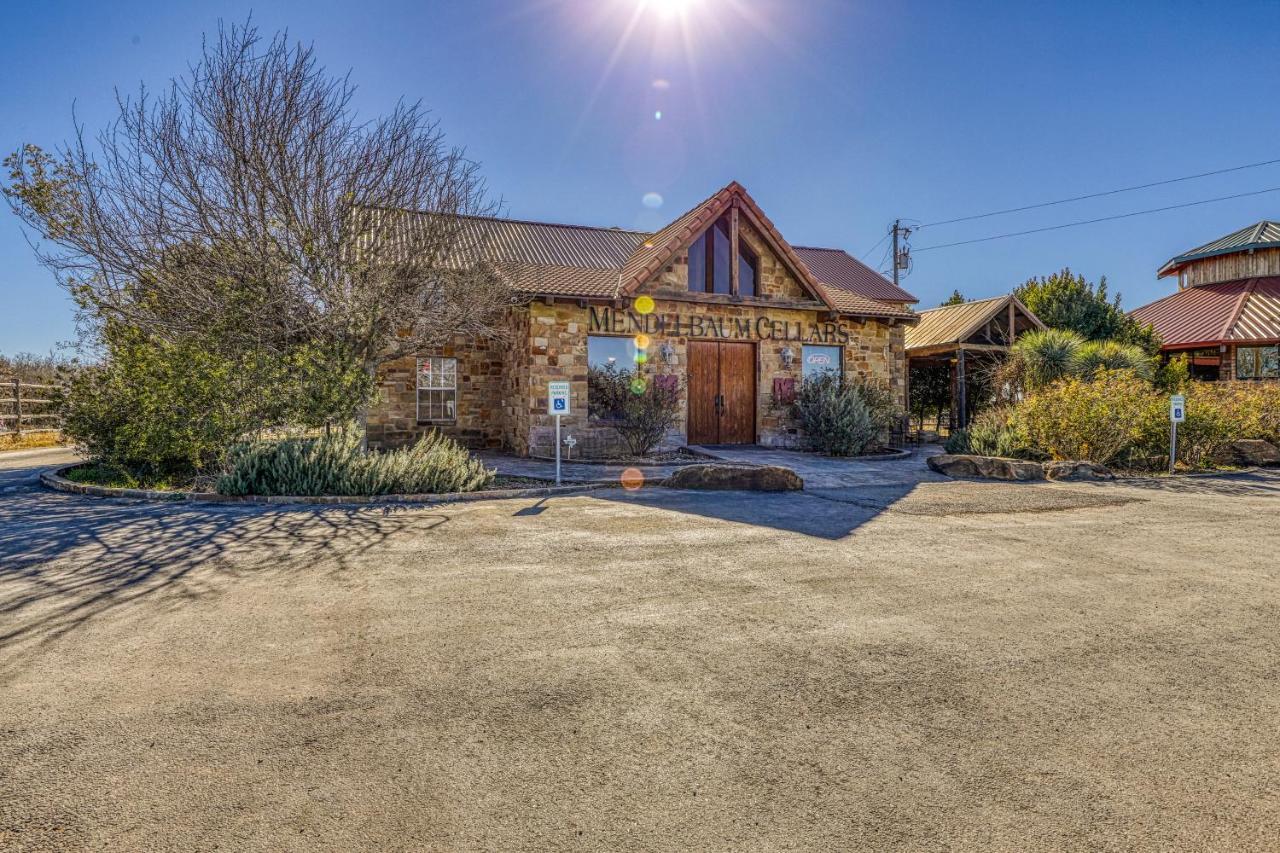 ホテルThe Olive @ Mendelbaum Winery Guest Cabins フレデリックスバーグ エクステリア 写真