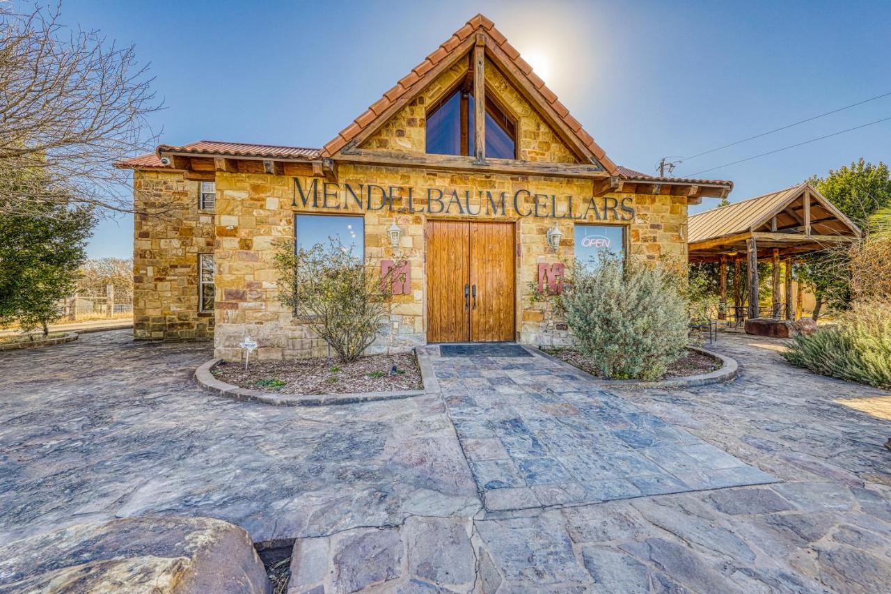 ホテルThe Olive @ Mendelbaum Winery Guest Cabins フレデリックスバーグ エクステリア 写真