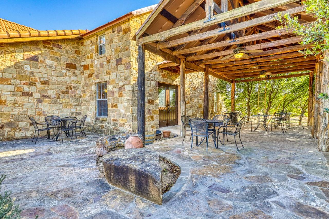 ホテルThe Olive @ Mendelbaum Winery Guest Cabins フレデリックスバーグ エクステリア 写真