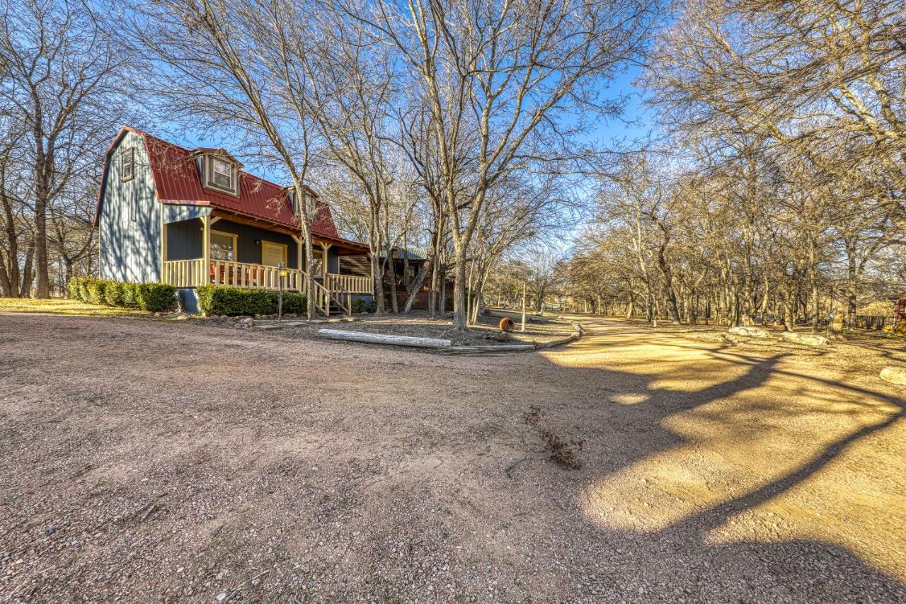 ホテルThe Olive @ Mendelbaum Winery Guest Cabins フレデリックスバーグ エクステリア 写真